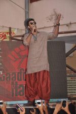 Ranbir Kapoor promote Rockstar in MMK College on 19th Oct 2011 (14).JPG